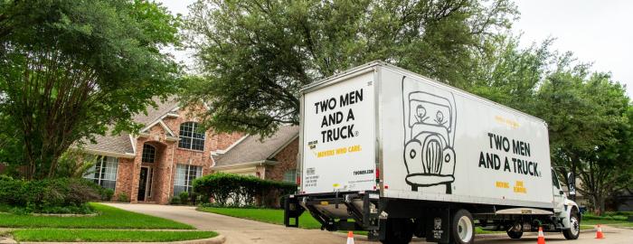 Moving Truck Outside Customer&#039;s Home